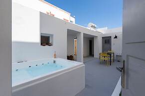 Villa Tholos with Private Jacuzzi