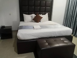 4th Apartment and Suites