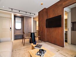 LIV Mackenzie Beach Suites