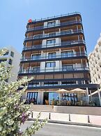 LIV Mackenzie Beach Suites