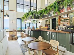 LIV Mackenzie Beach Suites