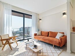 LIV Mackenzie Beach Suites