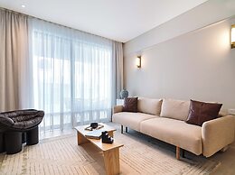 LIV Mackenzie Beach Suites