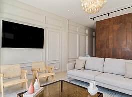 LIV Mackenzie Beach Suites