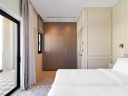 LIV Mackenzie Beach Suites