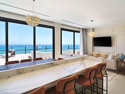 LIV Mackenzie Beach Suites