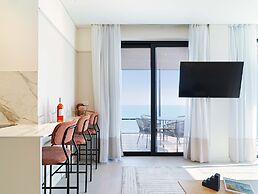 LIV Mackenzie Beach Suites