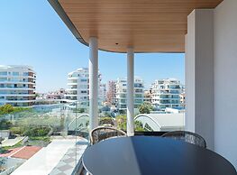LIV Mackenzie Beach Suites