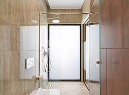 LIV Mackenzie Beach Suites