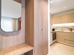 LIV Mackenzie Beach Suites