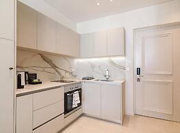 LIV Mackenzie Beach Suites