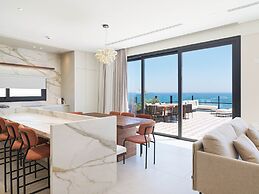 LIV Mackenzie Beach Suites