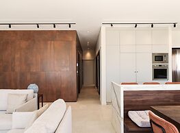 LIV Mackenzie Beach Suites