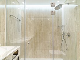 LIV Mackenzie Beach Suites