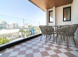 LIV Mackenzie Beach Suites