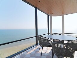 LIV Mackenzie Beach Suites