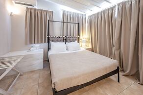 Smy Santorini Suites & Villas