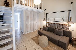 Smy Santorini Suites & Villas