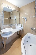 Smy Santorini Suites & Villas