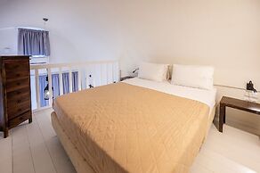 Smy Santorini Suites & Villas