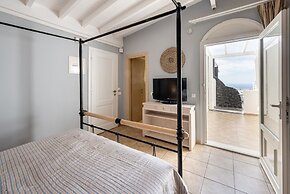 Smy Santorini Suites & Villas