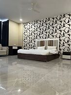 Hotel Emperor Paradise