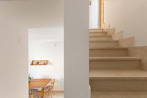 3222 Rita House by Barbarhouse