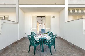 3222 Rita House by Barbarhouse