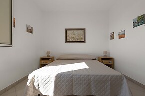 3222 Rita House by Barbarhouse