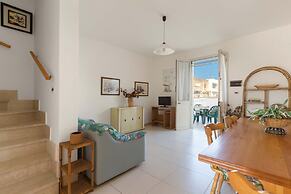 3222 Rita House by Barbarhouse