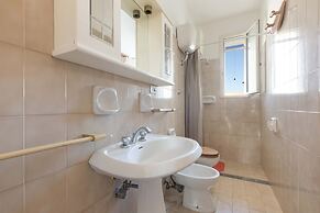 3222 Rita House by Barbarhouse