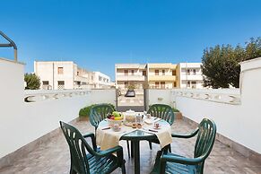 3222 Rita House by Barbarhouse