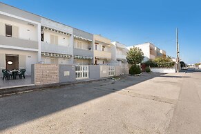 3222 Rita House by Barbarhouse