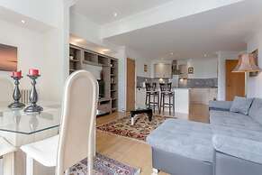 Large & Central 2BD Flat - Tower Hill