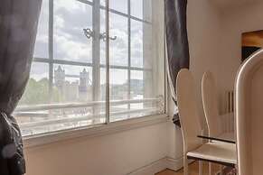 Large & Central 2BD Flat - Tower Hill
