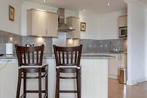 Large & Central 2BD Flat - Tower Hill