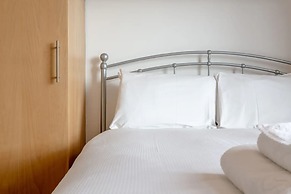 Large & Central 2BD Flat - Tower Hill