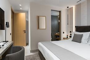 Deluxe Suite Side Sea View