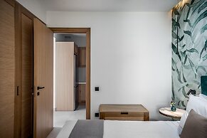 Deluxe Suite Side Sea View