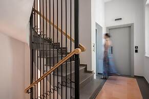 Deluxe Suite Side Sea View