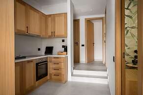 Deluxe Suite Side Sea View