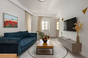 Executive Suite Cantons View