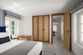 Executive Suite Cantons View