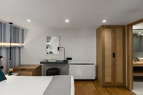 Signature Suite Cantons View