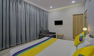 Itsy Hotels Natasha, Vesu, Surat