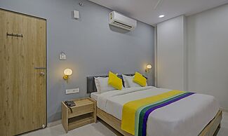 Itsy Hotels Natasha, Vesu, Surat