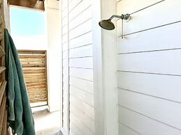 Isle Stay Awhile 5 Bedroom Home by RedAwning