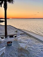 Isle Stay Awhile 5 Bedroom Home by RedAwning