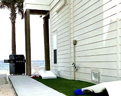 Isle Stay Awhile 5 Bedroom Home by RedAwning