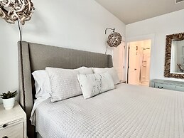 Isle Stay Awhile 5 Bedroom Home by RedAwning